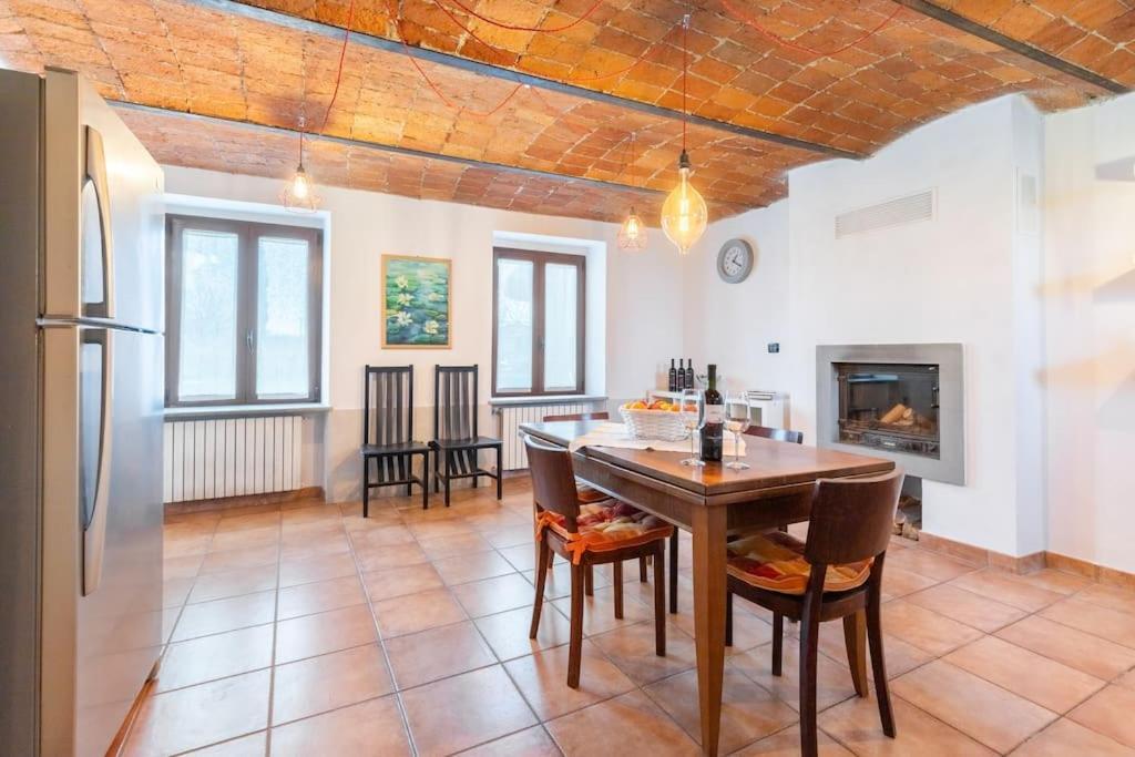 Villa Cascina Abbona - Cascina Storica A 15 Min. Da Alba Canove Exterior foto